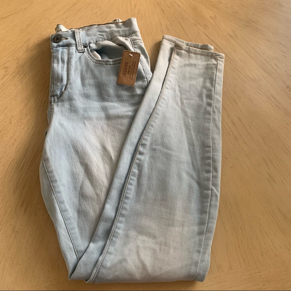 NWT High Rise Jeggings by Mudd. Size 7. Brand New with Tags.